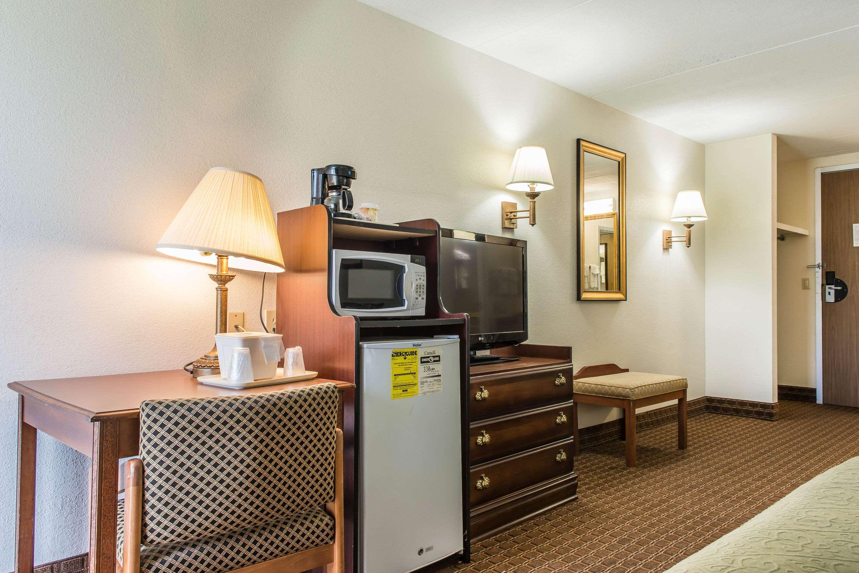 Rodeway Inn Brookville Екстер'єр фото