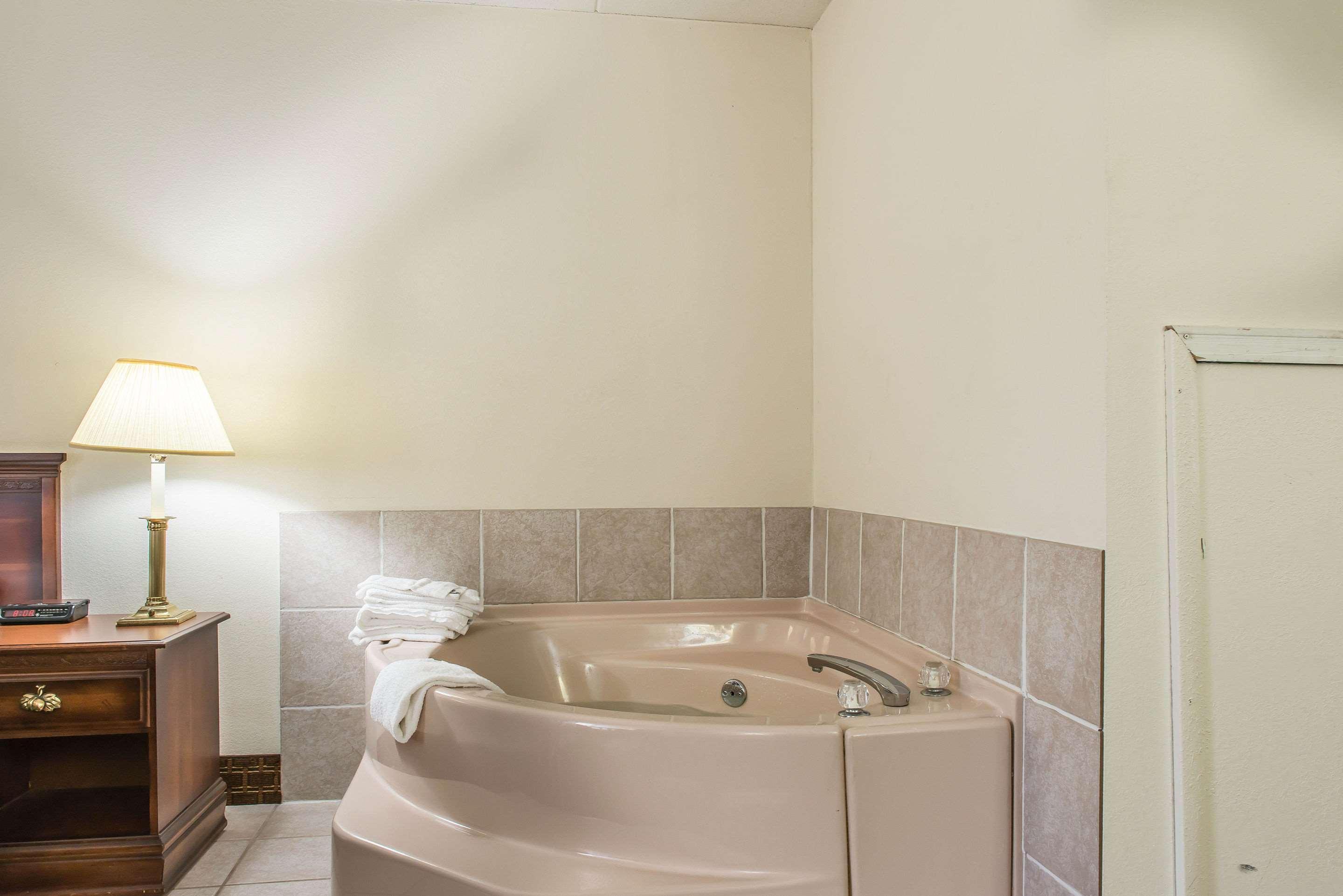 Rodeway Inn Brookville Екстер'єр фото