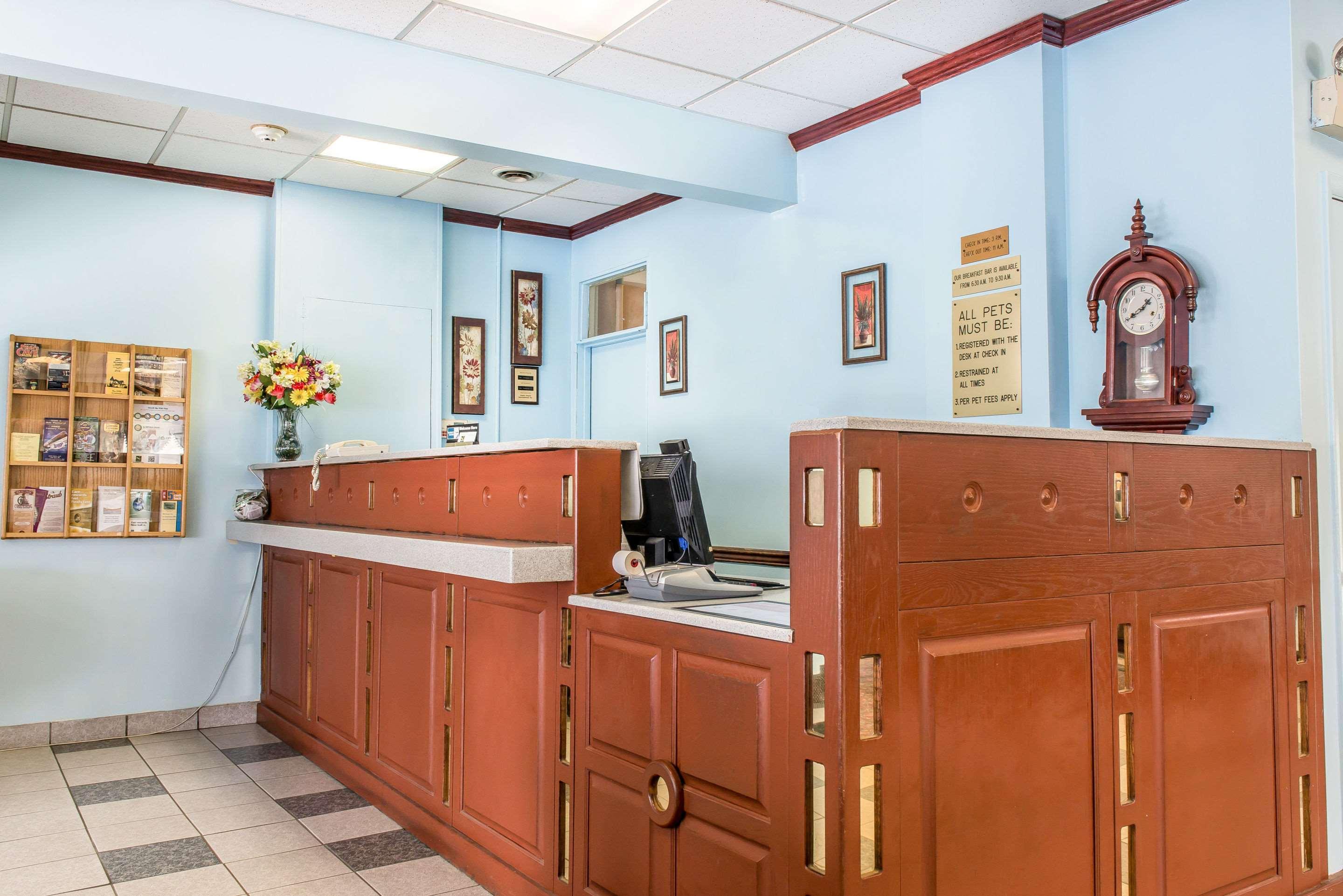 Rodeway Inn Brookville Екстер'єр фото