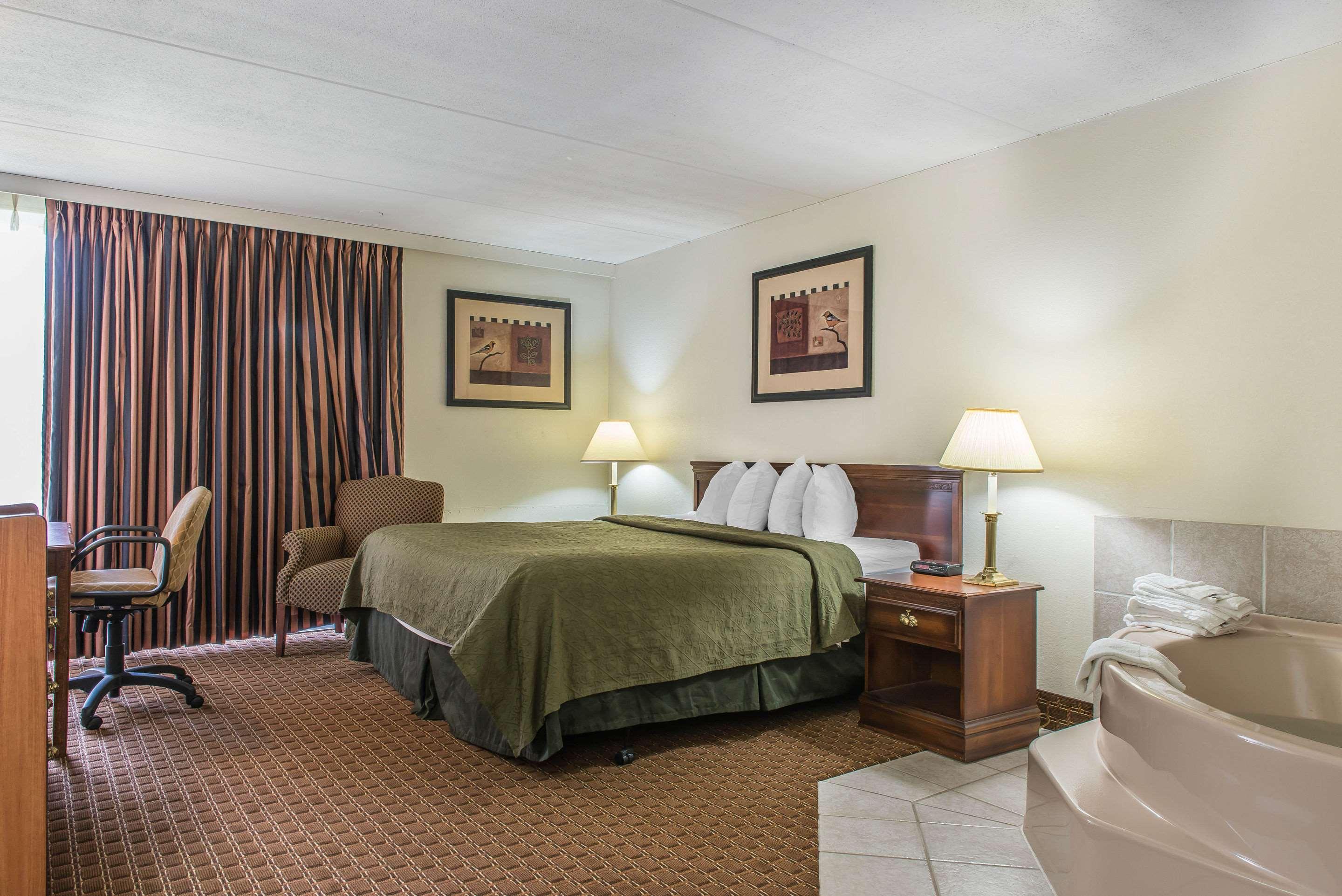 Rodeway Inn Brookville Екстер'єр фото