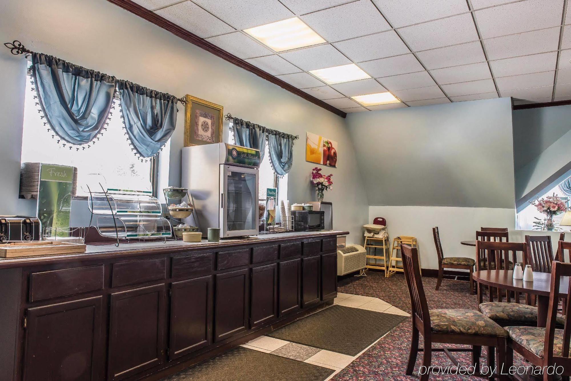 Rodeway Inn Brookville Екстер'єр фото